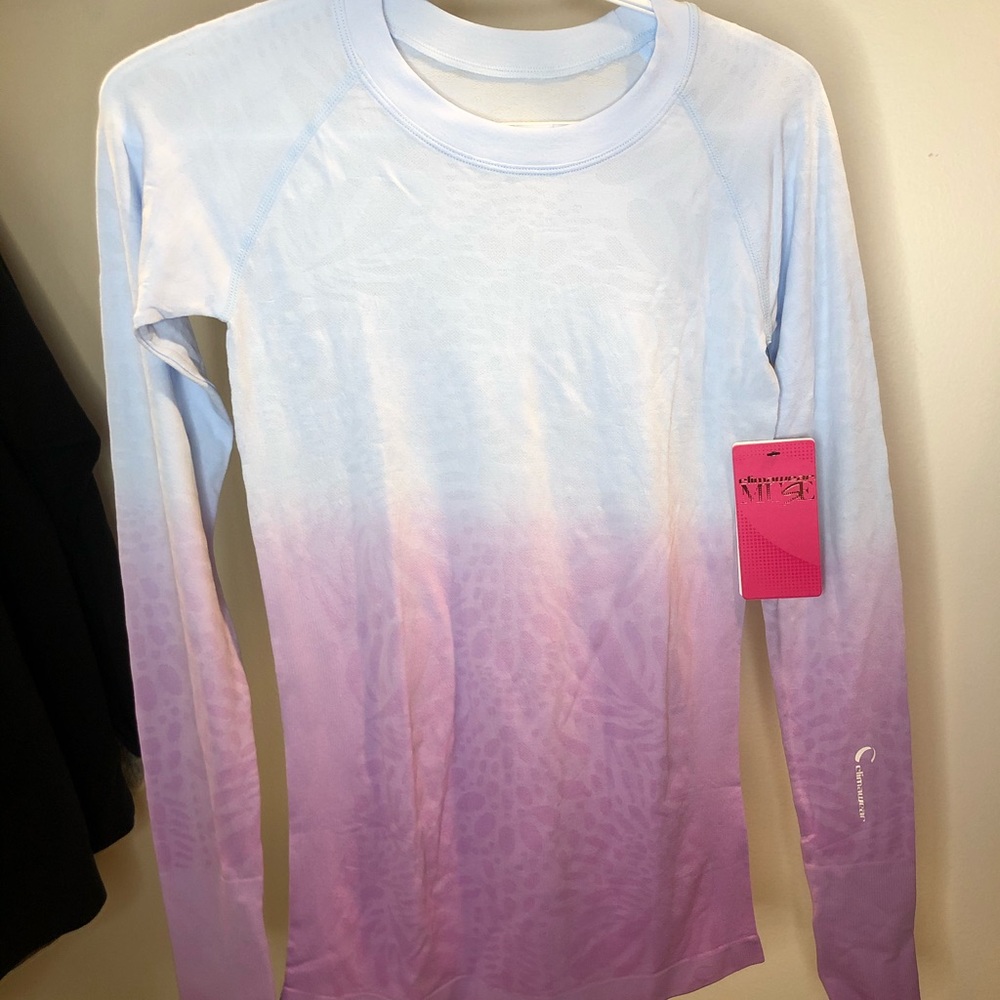 BNWT Climawear Muse shirt w/ thumb holes